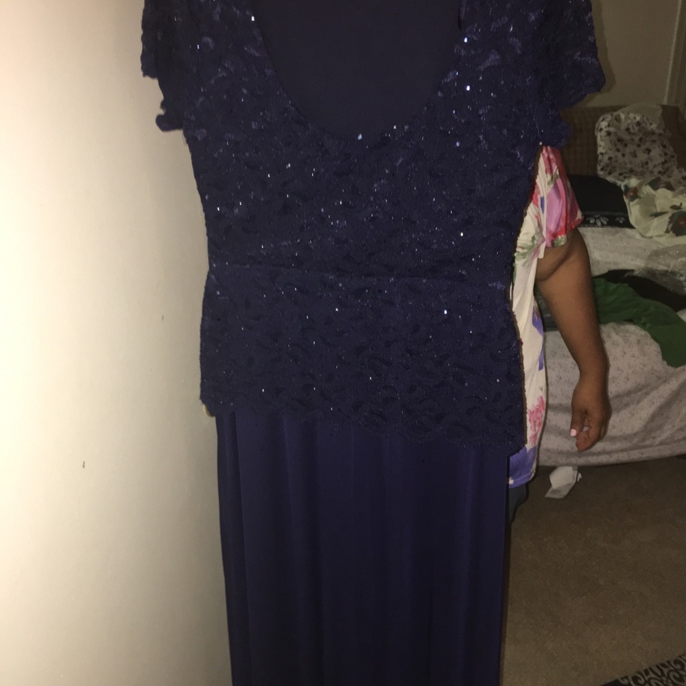 Dress - Picture 2 of 3
